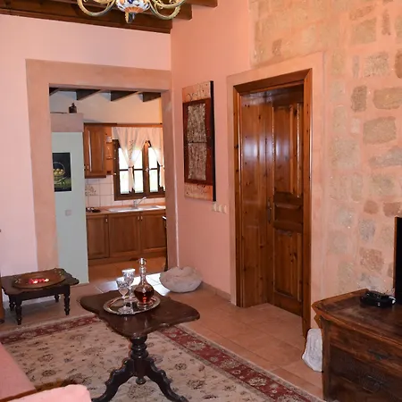 πέτρινο Ξενοδοχείο με διαμερίσματα