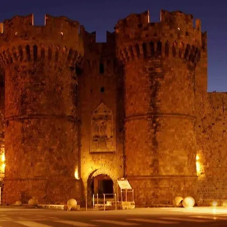 πέτρινο Ξενοδοχείο με διαμερίσματα Rhodes City