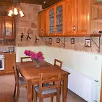 Ξενοδοχείο με διαμερίσματα πέτρινο