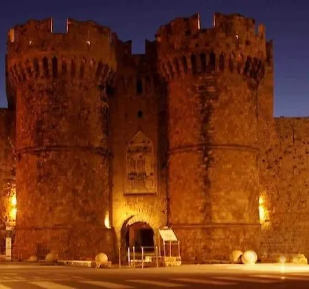 Petrino Aparthotel 4*